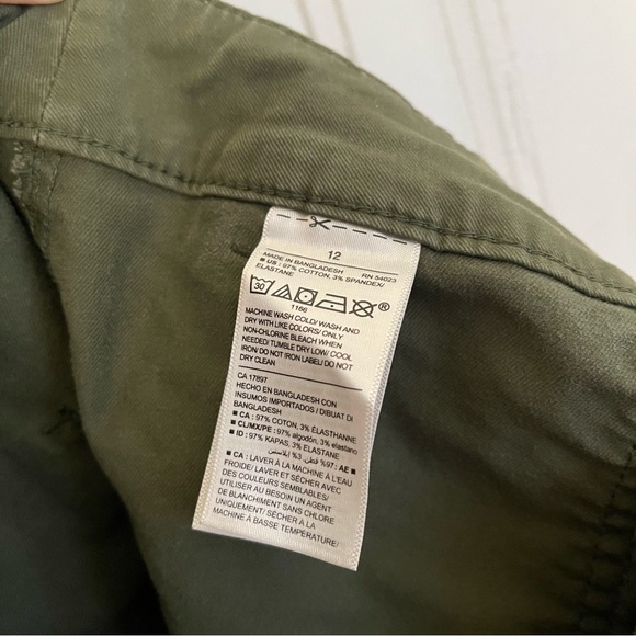 Old Navy olive pixie pants - Picture 5 of 5